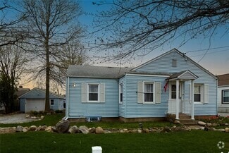 Building Photo - 132 Gordon Ave