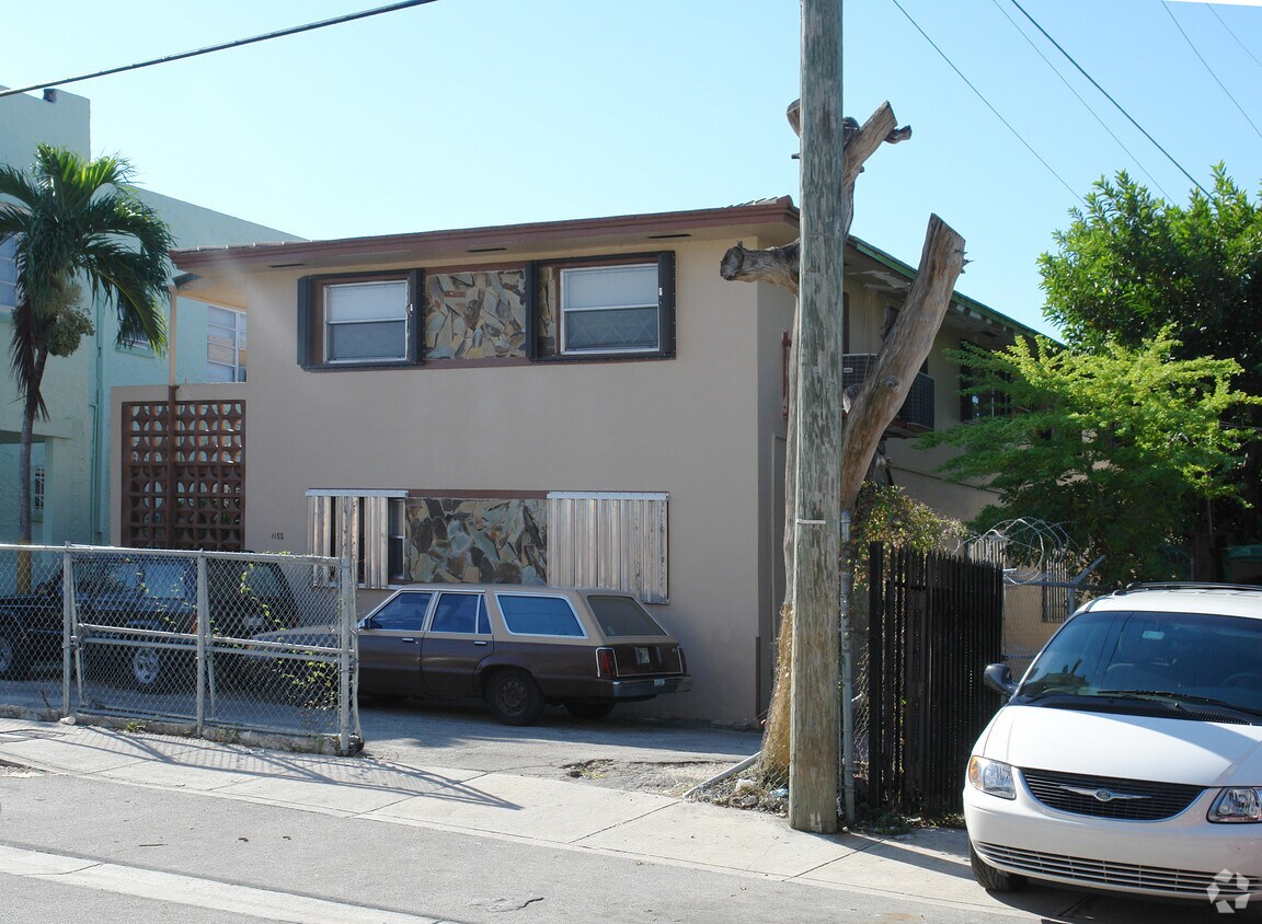Building Photo - 1150 SW 5th St