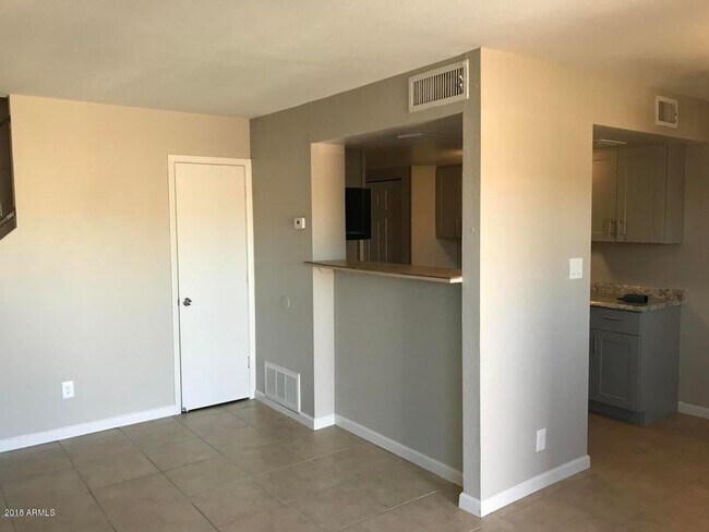 Foto del edificio - 48th & Broadway 2 bedroom