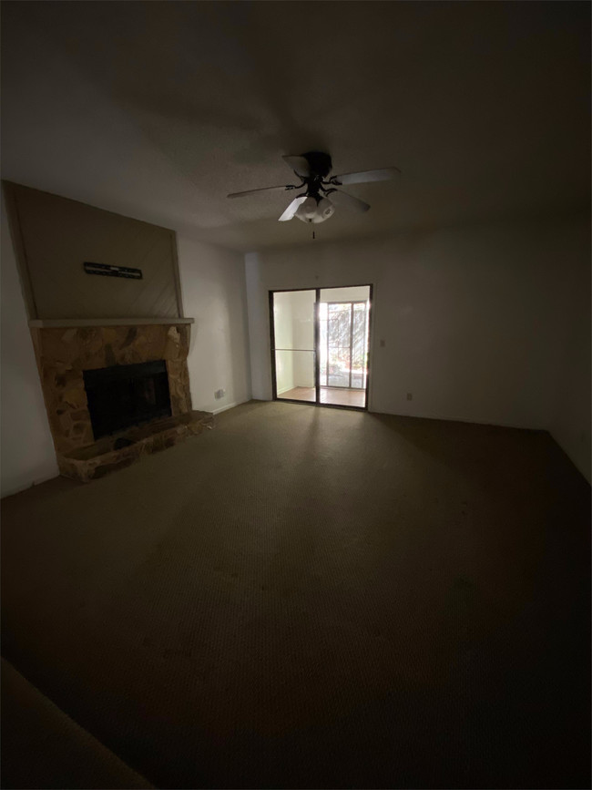 Building Photo - 4873 Roosevelt Blvd