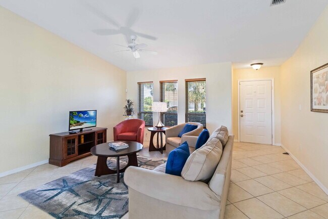Foto del edificio - "Fully Furnished 3-Bedroom, pool home in R...