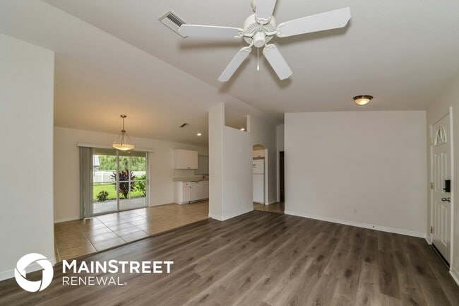 Building Photo - 3259 Toluca Terrace