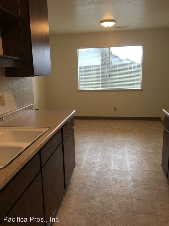 Foto del edificio - 656 Whyte Ave