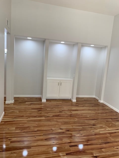 Building Photo - 320 N Civic Dr