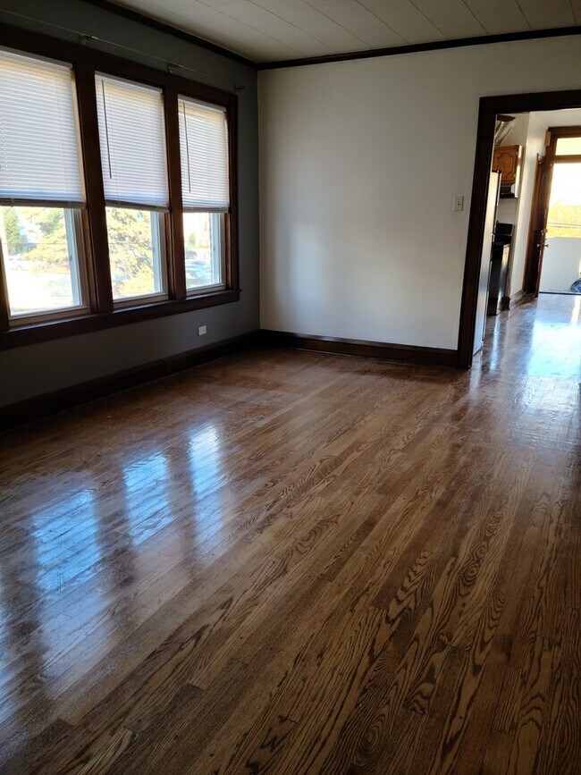 Foto del edificio - 3545 N Nora Ave