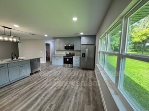 Building Photo - 135 SW Bulldawg Gln