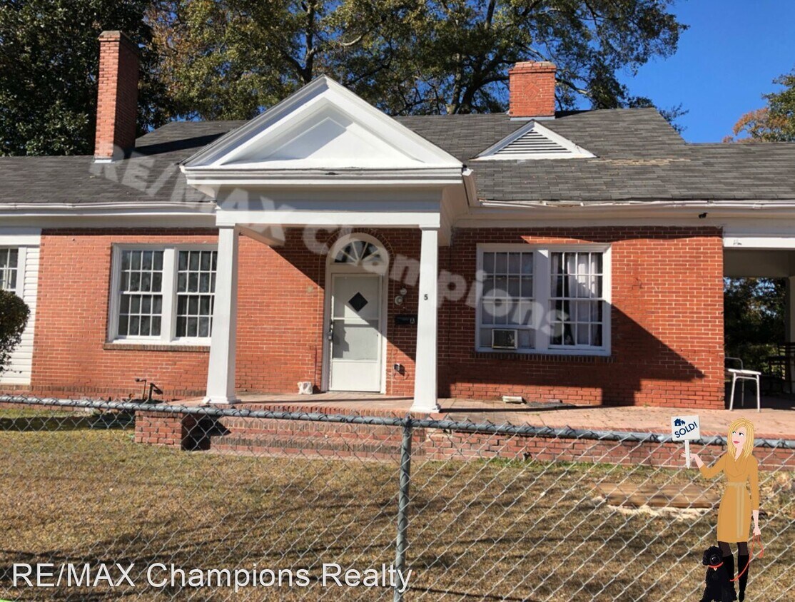 Primary Photo - 2305 Schaul St