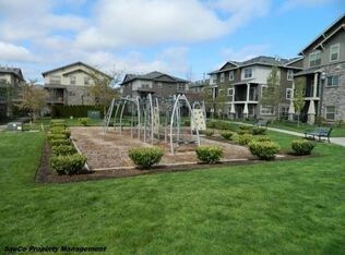 Foto del edificio - 631 NE Adwick Dr