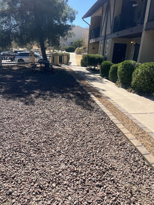 Primary Photo - 797 W Mesa Verde Dr