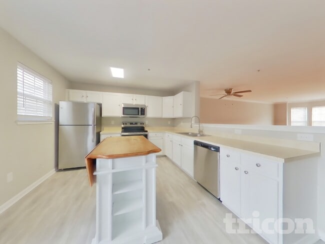 Foto del edificio - 11012 Mary Digges Pl