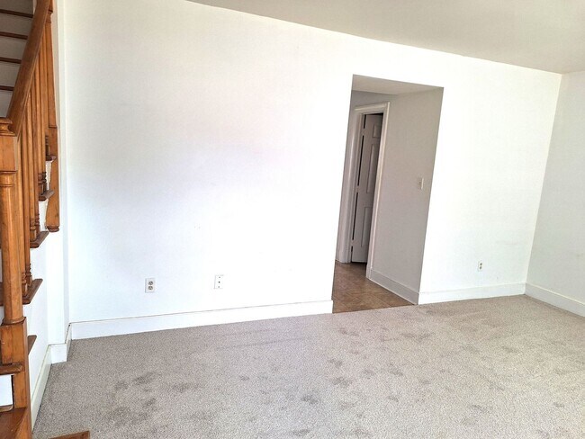 Foto del edificio - 2 bedroom / 1.5 bathroom -Jamestown 1607