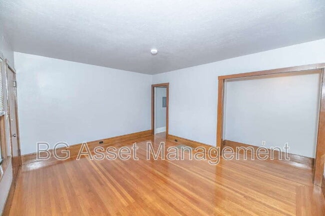 Photo - 3940 Whittle Ave Apartment