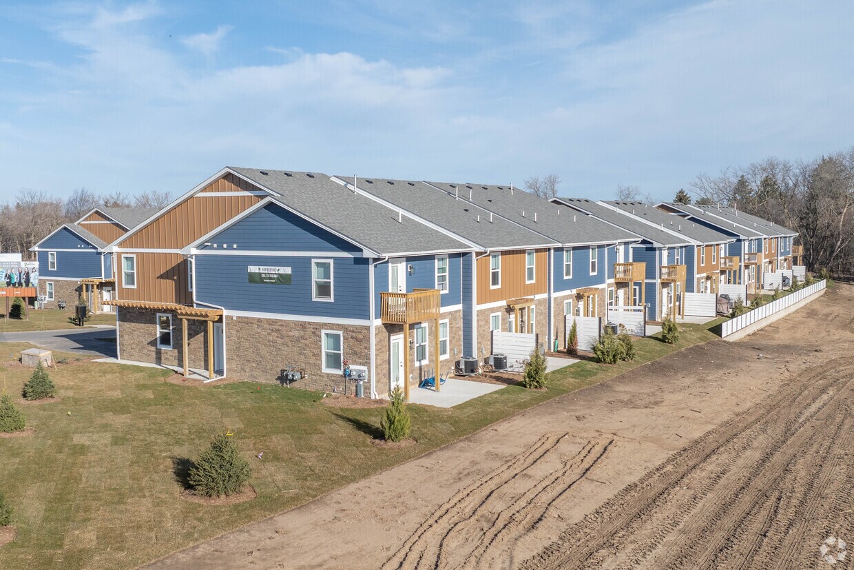 Primary - Lake Mills Townhomes