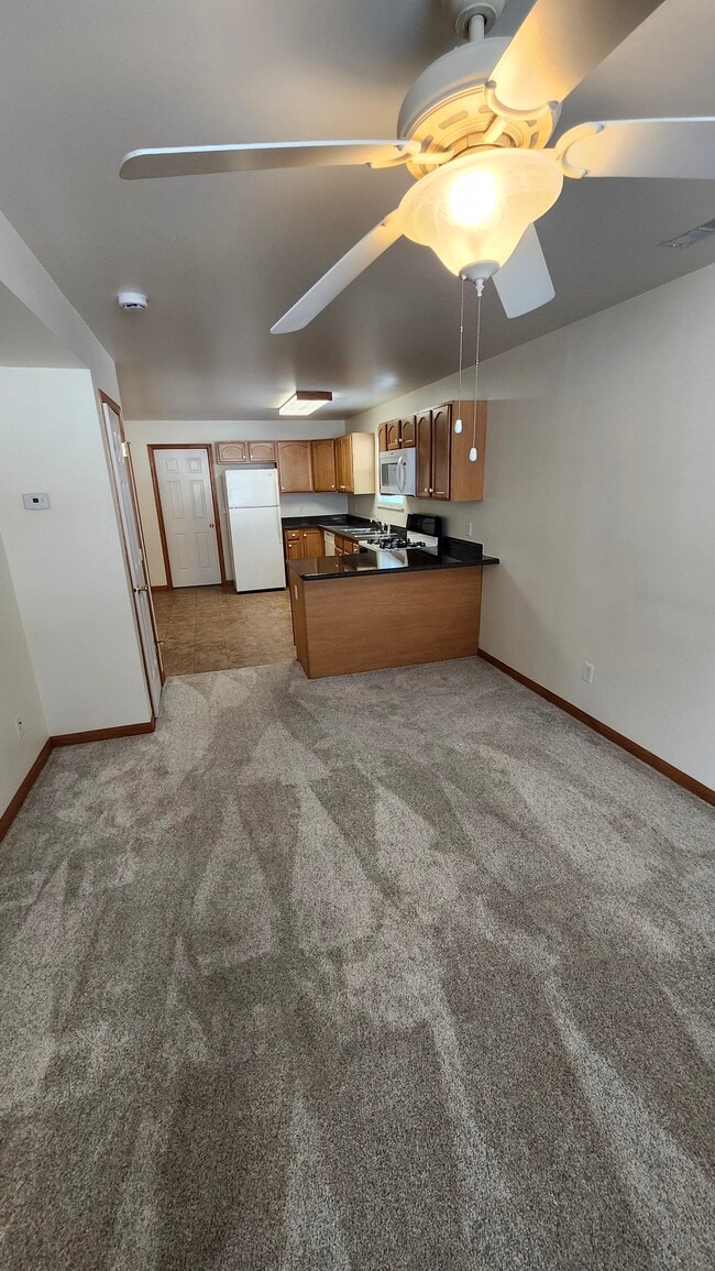 Building Photo - 256 College Ave