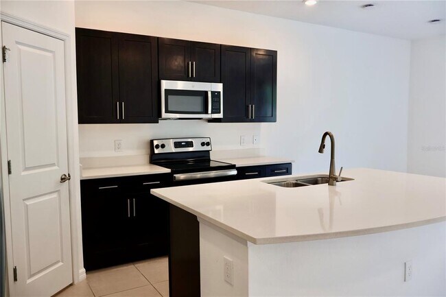 Foto del edificio - 3635 Davenport Creek Ct