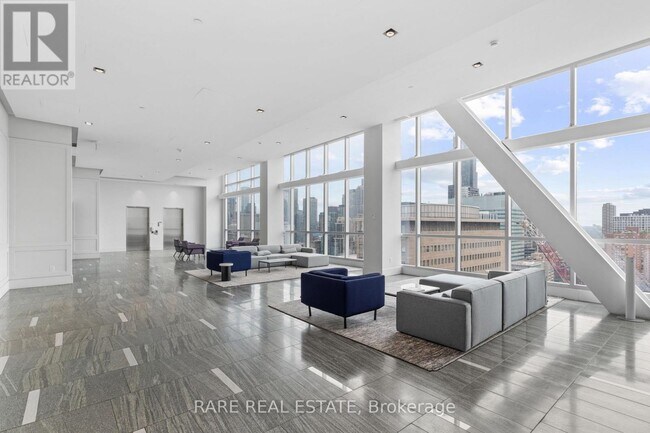 Photo du bâtiment - 488 University Ave