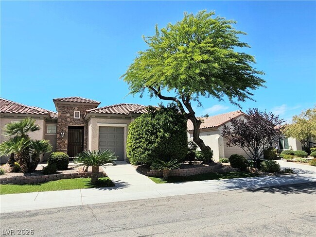 Foto del edificio - 2139 Twin Falls Dr