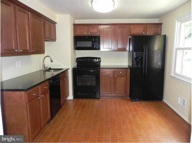 Foto del edificio - 1578 Potomac Heights Dr