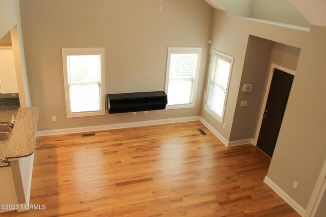 Building Photo - 16 Cypress Cir
