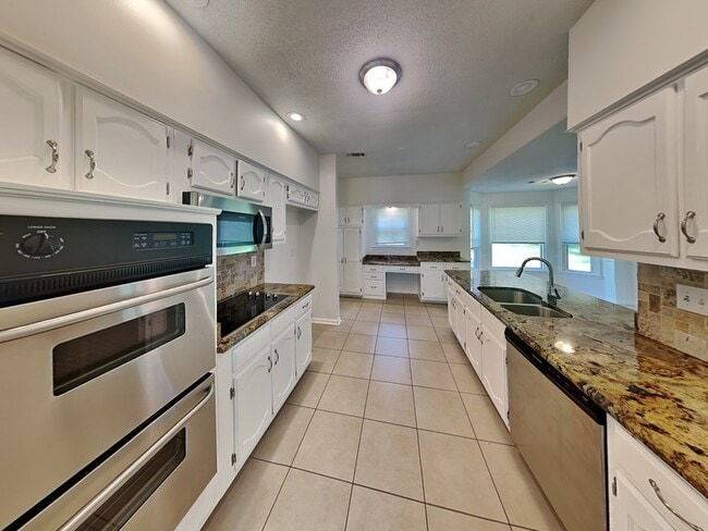 Building Photo - 722 Cedar Brake Dr
