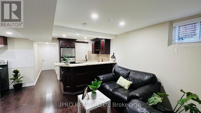 Building Photo - 1161 Claredale Rd