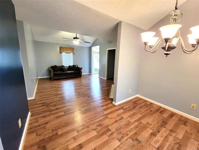 Foto del edificio - 3248 Meadow Walk Ln