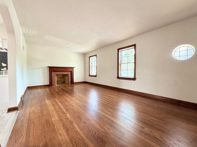 Foto del edificio - 4734 Locke Ave