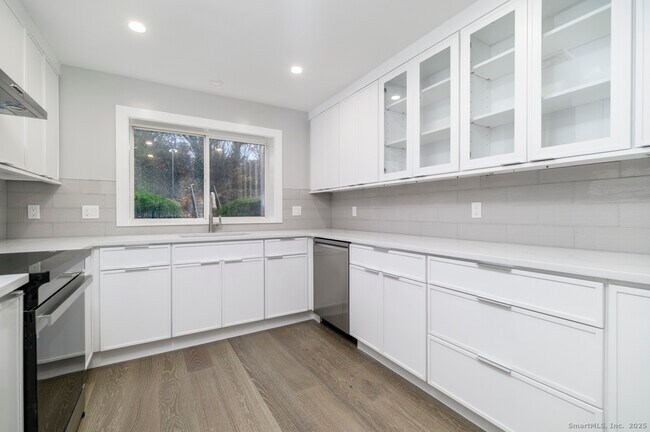 Foto del edificio - 206 Gillies Ln