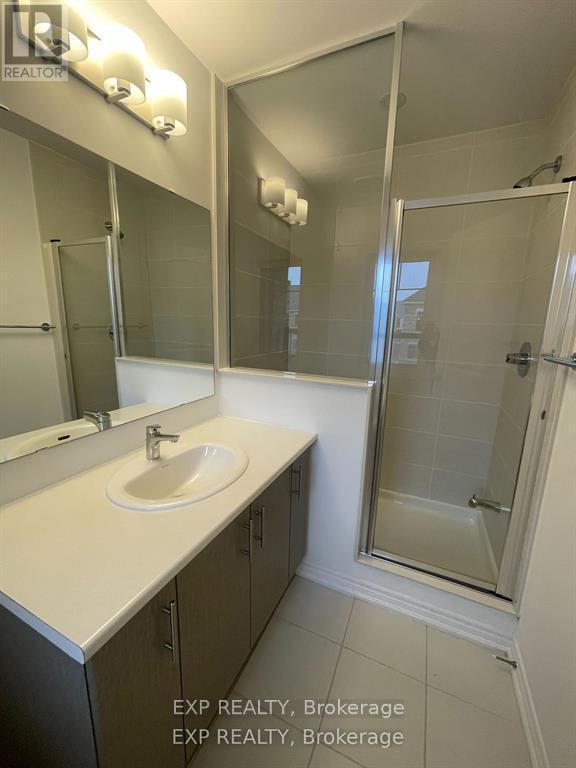 Photo du bâtiment - 2001 Cameron Lott Cres