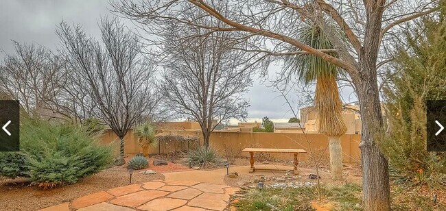 Foto del edificio - Beautiful 3 bedroom home in high desert lo...