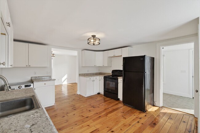 Foto del edificio - 28 DuPont Ave