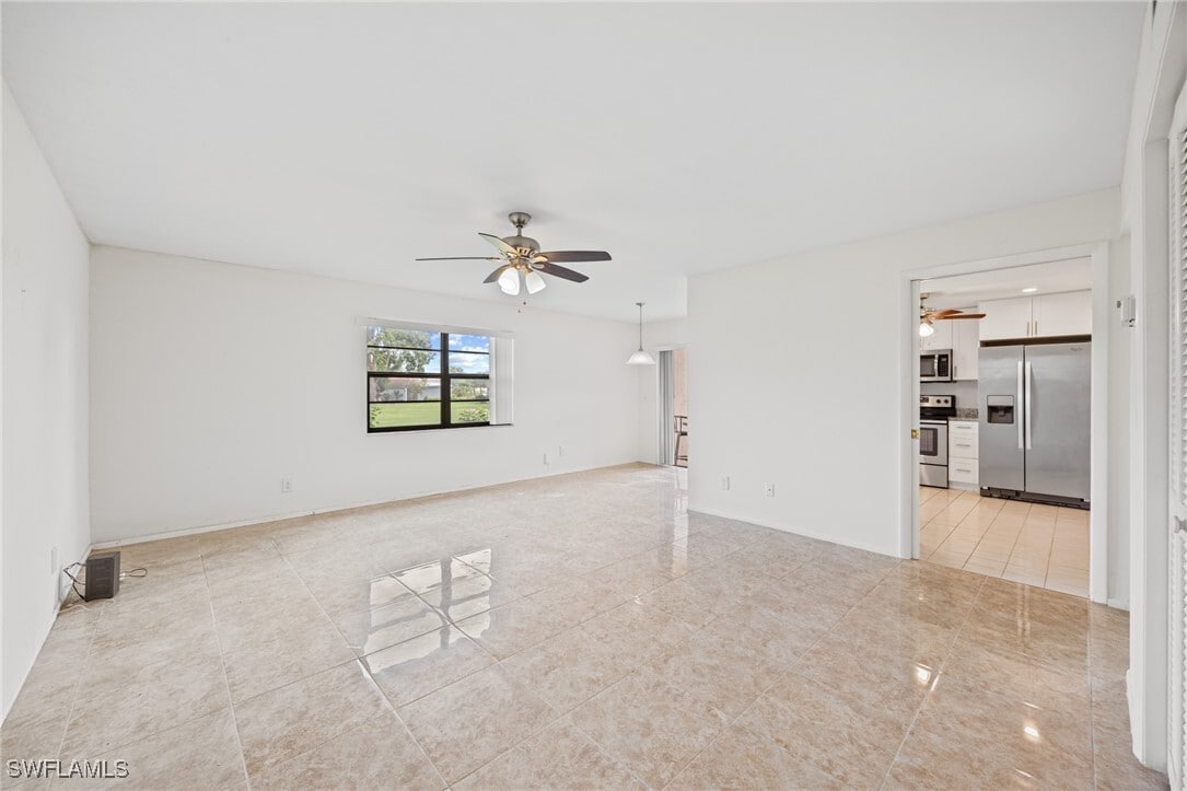 Building Photo - 3615 Boca Ciega Dr