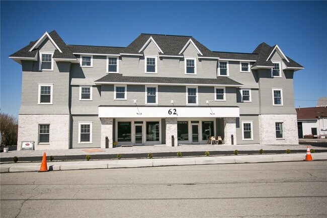 Building Photo - 62 Wave Ave