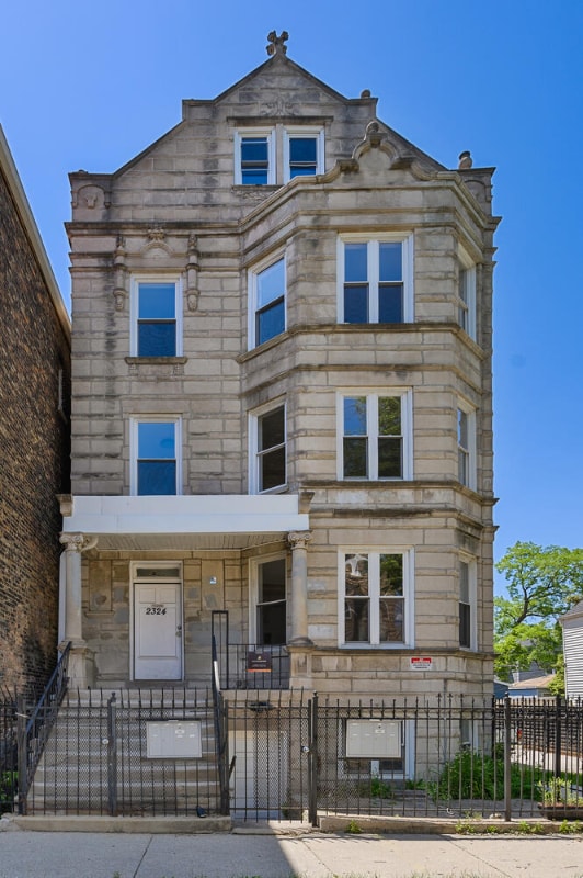 Photo - 2324 S Sacramento Ave (Chicago, IL)