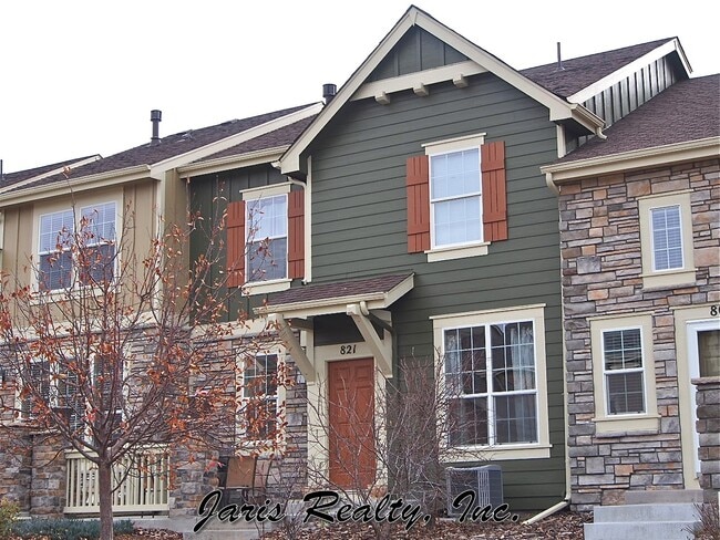 Building Photo - Fantastic Latigo Townhome Near Dining, Sho...