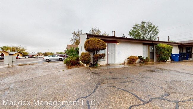 Building Photo - 3212 Wellesley Ct NE