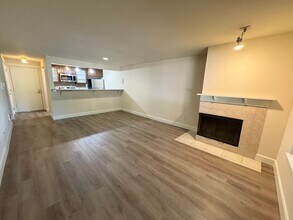 Building Photo - 300 N 130th St