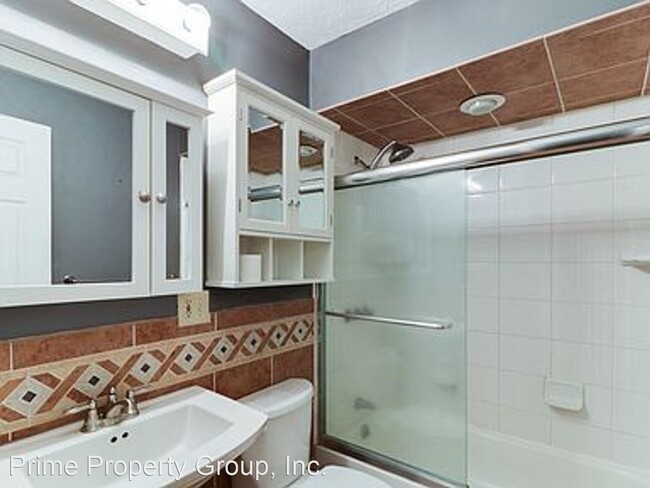 Building Photo - 3 br, 1 bath House - 202 N. Price