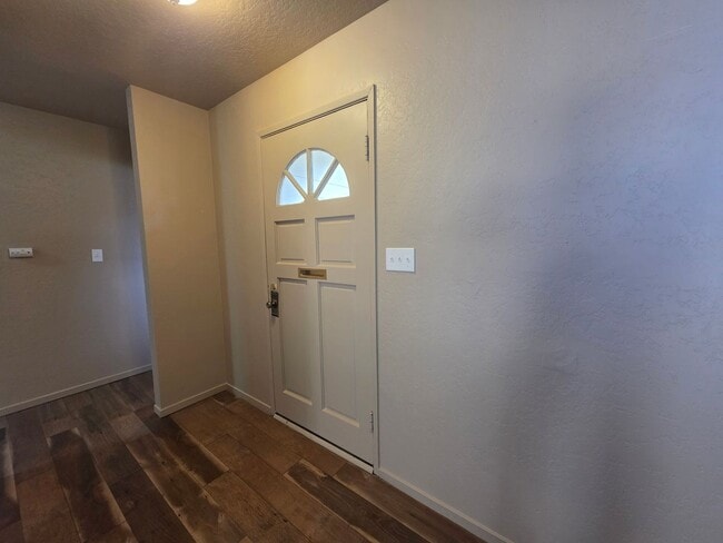 Building Photo - 240 Pedras Rd