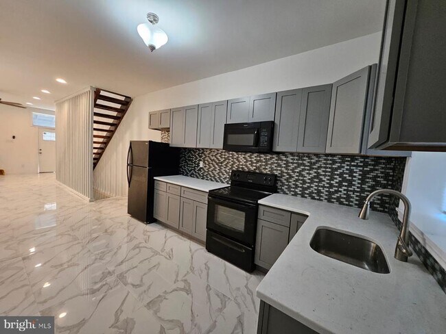 Foto del edificio - 3325 N Sydenham St