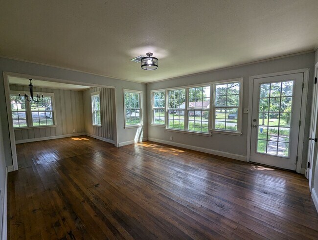 Building Photo - 2 Bed/1 Bath Cottage in Batesville