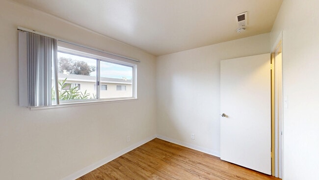 Interior Photo - Bay Terrace