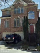 Building Photo - 907 Lenox Ct NE