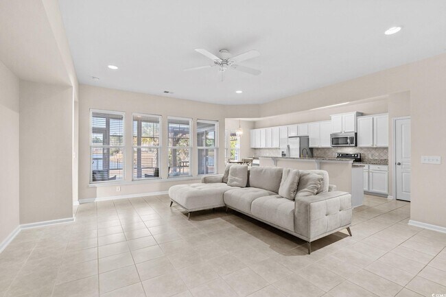 Foto del edificio - 2401 Hobart St