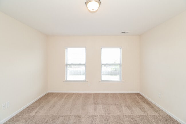 Building Photo - Luxurious Home Near USC, Fort Jackson, and...
