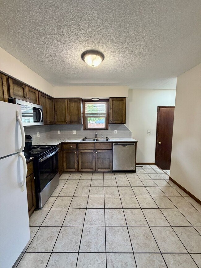 Foto del edificio - Indian Hills Duplex