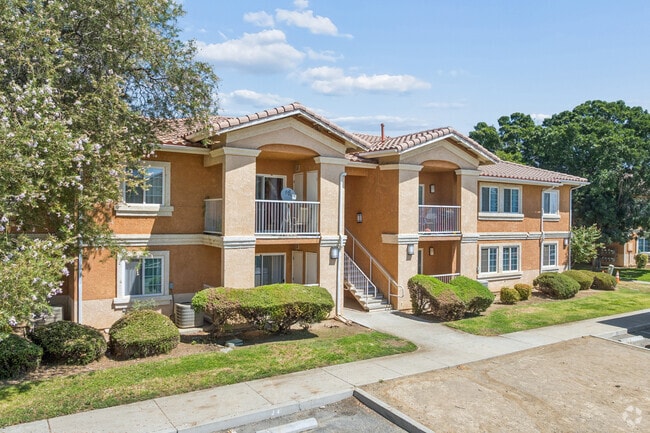 Building Photo - El Palmar Apartments