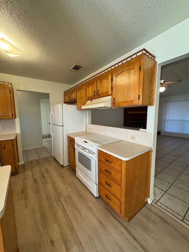 Foto del edificio - Charming 3-bedroom, 2-bath home offering peaceful country living on just under an acre.