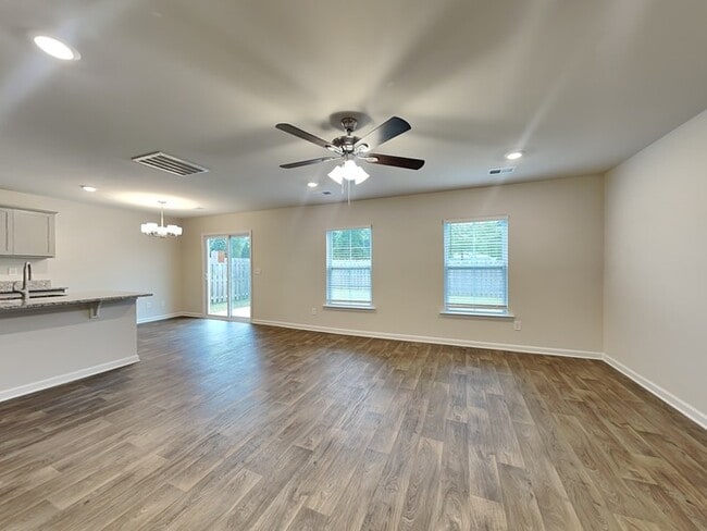 Building Photo - 456 Red Poll Wy