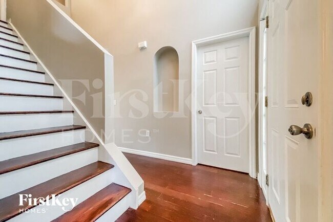 Foto del edificio - 3813 Sleepy Hill Oaks Loop